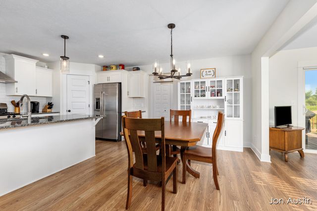 2929 E Morgan Trail, Rockford, MI 49341