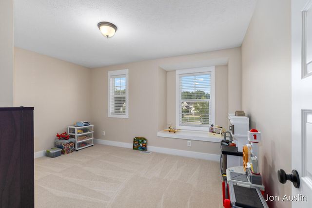 2929 E Morgan Trail, Rockford, MI 49341