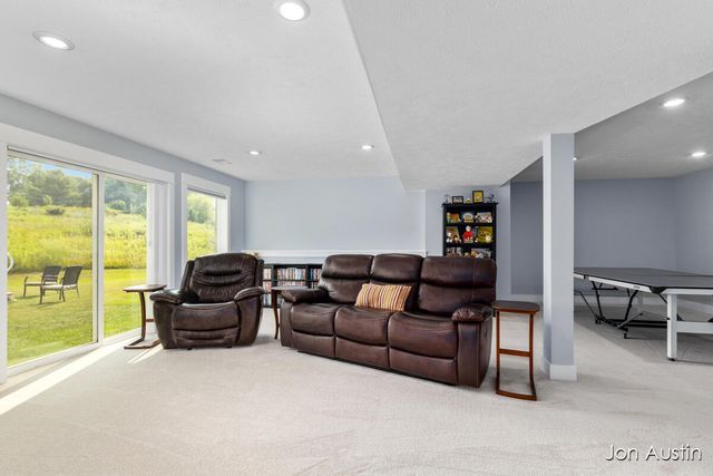 2929 E Morgan Trail, Rockford, MI 49341