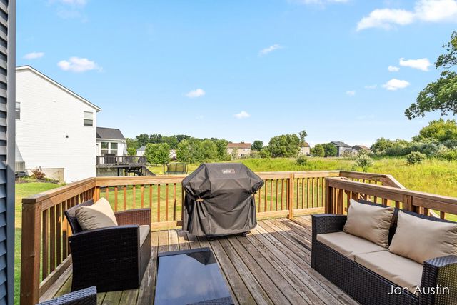 2929 E Morgan Trail, Rockford, MI 49341