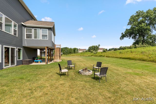 2929 E Morgan Trail, Rockford, MI 49341