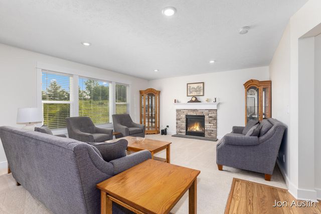 2929 E Morgan Trail, Rockford, MI 49341