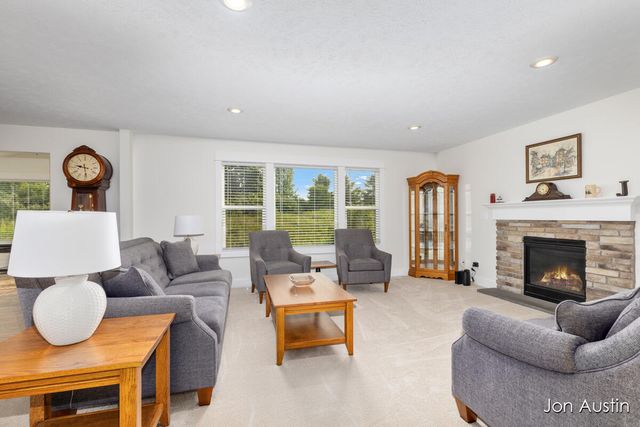 2929 E Morgan Trail, Rockford, MI 49341