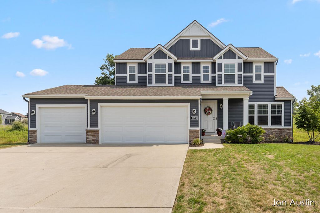 2929 E Morgan Trail, Rockford, MI 49341