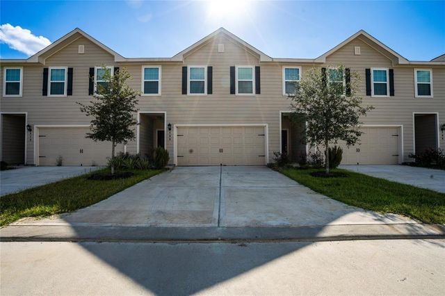208 Autumn Berry Lane, Brookshire, TX 77423
