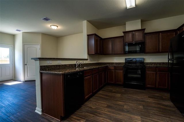 208 Autumn Berry Lane, Brookshire, TX 77423