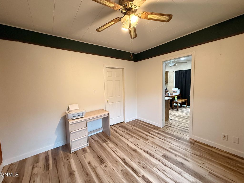 704 5th Avenue NW, Mandan, ND 58554 photo 4