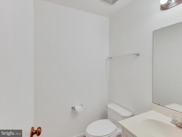31 VALERIAN CT, Rockville, MD 20852