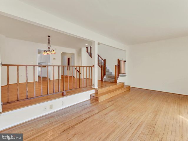 31 VALERIAN CT, Rockville, MD 20852