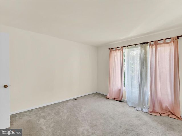 31 VALERIAN CT, Rockville, MD 20852