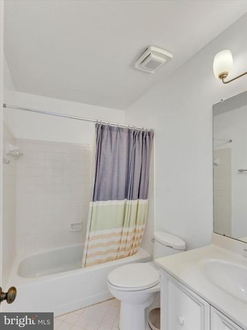 31 VALERIAN CT, Rockville, MD 20852