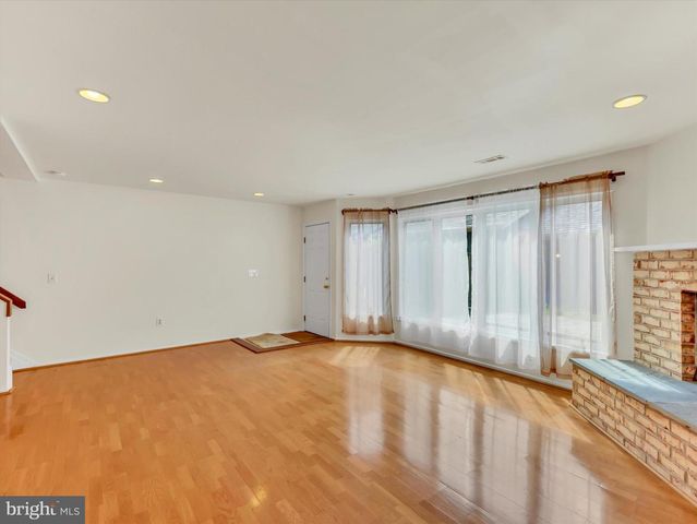 31 VALERIAN CT, Rockville, MD 20852