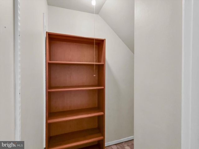 31 VALERIAN CT, Rockville, MD 20852