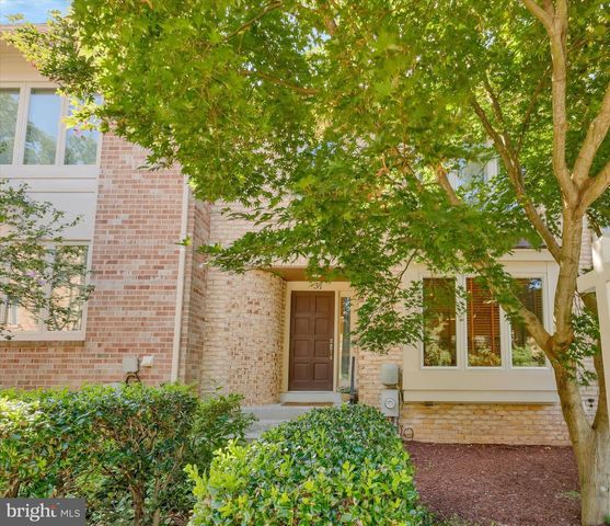 31 VALERIAN CT, Rockville, MD 20852
