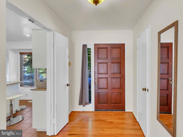 31 VALERIAN CT, Rockville, MD 20852