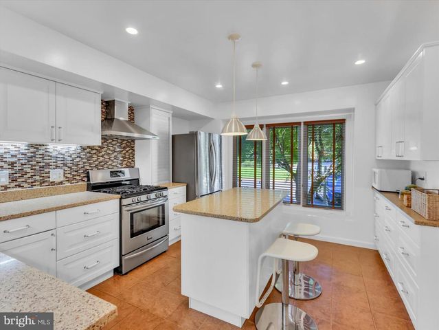 31 VALERIAN CT, Rockville, MD 20852
