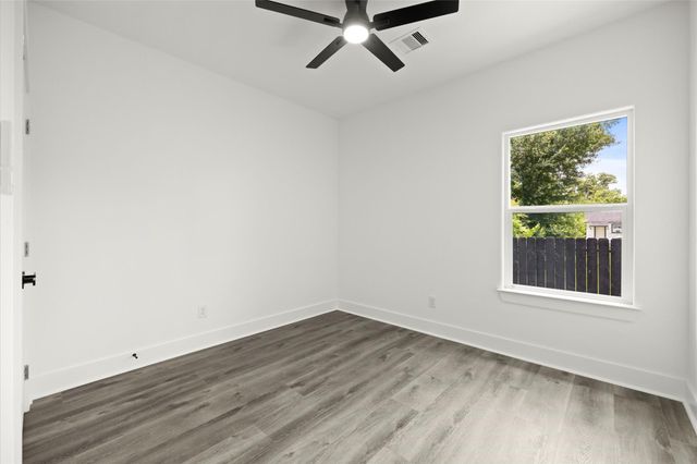 4104 Falls St, Houston, TX 77026