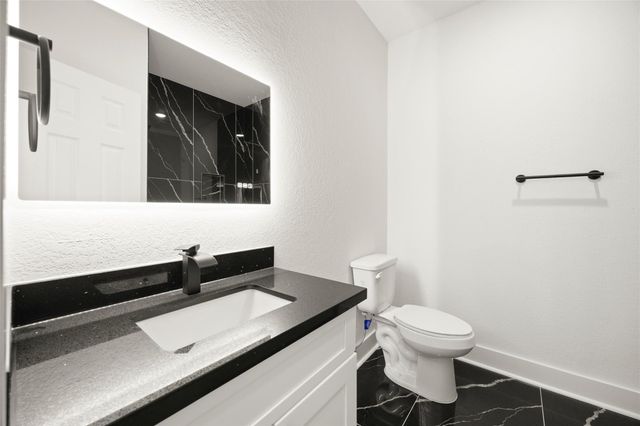 4104 Falls St, Houston, TX 77026
