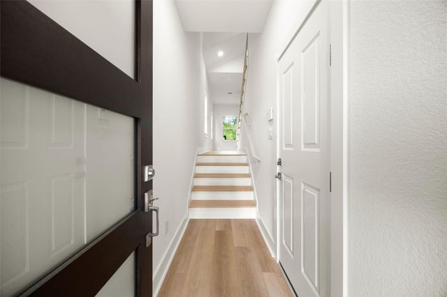 4104 Falls St, Houston, TX 77026