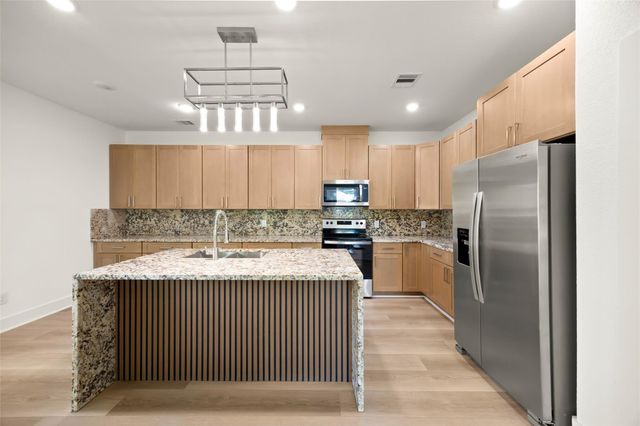 4104 Falls St, Houston, TX 77026