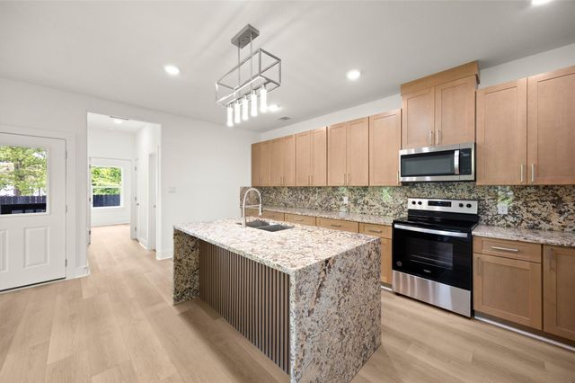 4104 Falls St, Houston, TX 77026