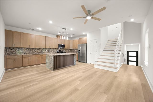 4104 Falls St, Houston, TX 77026