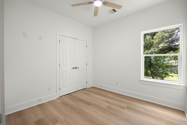 4104 Falls St, Houston, TX 77026