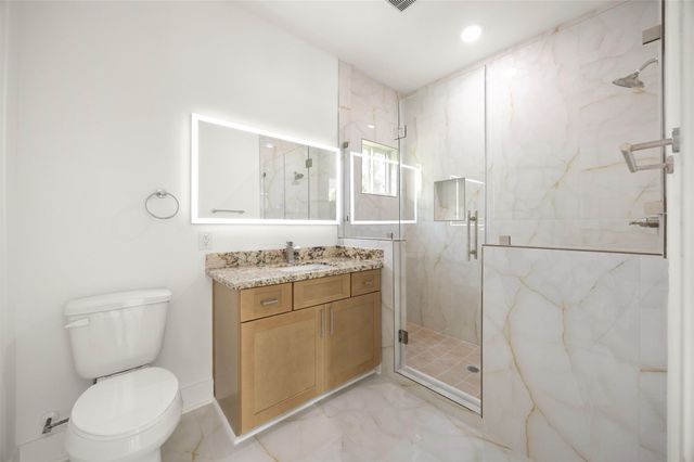 4104 Falls St, Houston, TX 77026