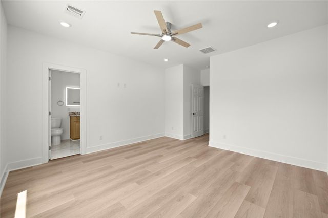 4104 Falls St, Houston, TX 77026