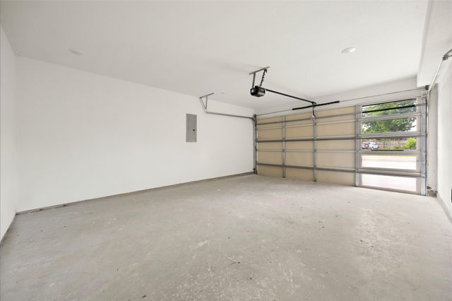 4104 Falls St, Houston, TX 77026