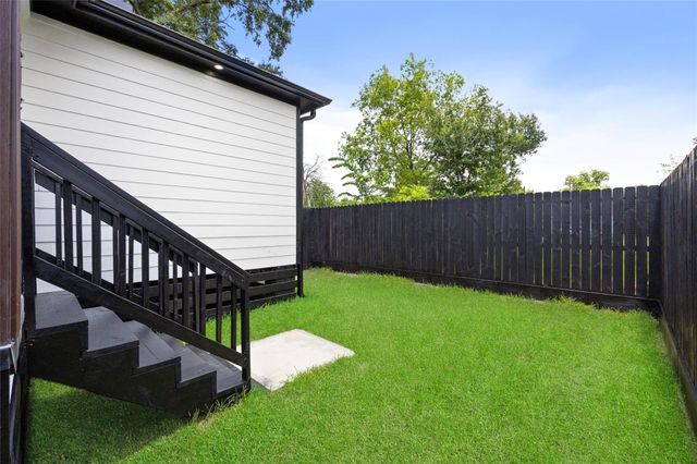 4104 Falls St, Houston, TX 77026