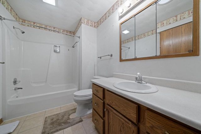 728 Nantucket Drive, Janesville, WI 53546