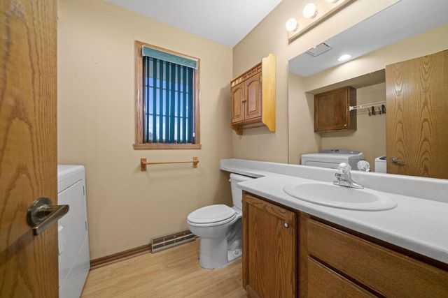 728 Nantucket Drive, Janesville, WI 53546