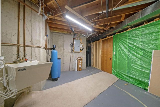 728 Nantucket Drive, Janesville, WI 53546