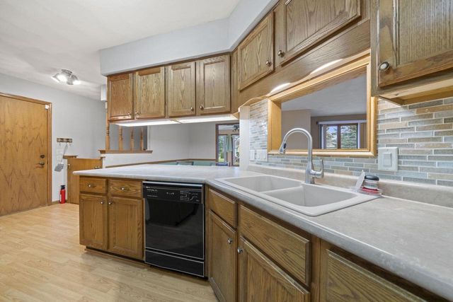 728 Nantucket Drive, Janesville, WI 53546