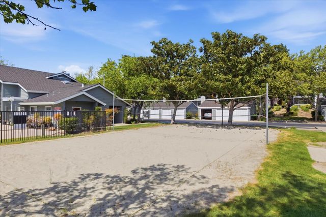 7595 Canyon Meadow Circle H, Pleasanton, CA 94588