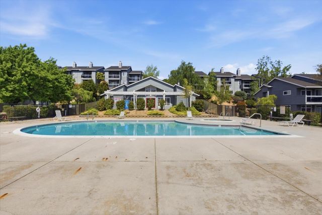 7595 Canyon Meadow Circle H, Pleasanton, CA 94588