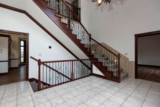 6307 S Meadowview Drive, Ozark, MO 65721