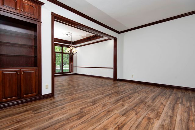 6307 S Meadowview Drive, Ozark, MO 65721