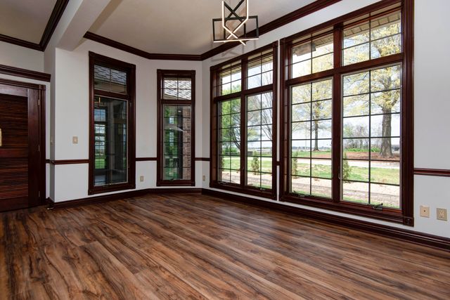 6307 S Meadowview Drive, Ozark, MO 65721