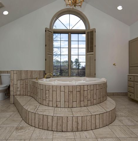 6307 S Meadowview Drive, Ozark, MO 65721