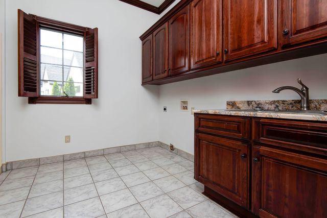 6307 S Meadowview Drive, Ozark, MO 65721