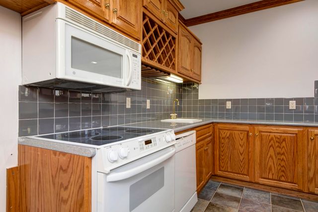 6307 S Meadowview Drive, Ozark, MO 65721