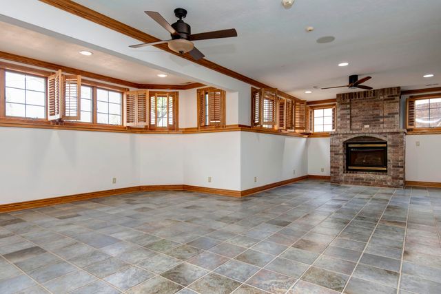 6307 S Meadowview Drive, Ozark, MO 65721