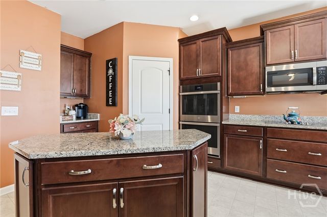 88 Winslow Circle, Savannah, GA 31407