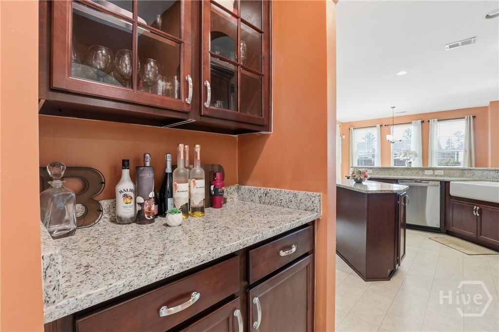 Image 11 of property listing at 88 Winslow Circle, Savannah, GA 31407