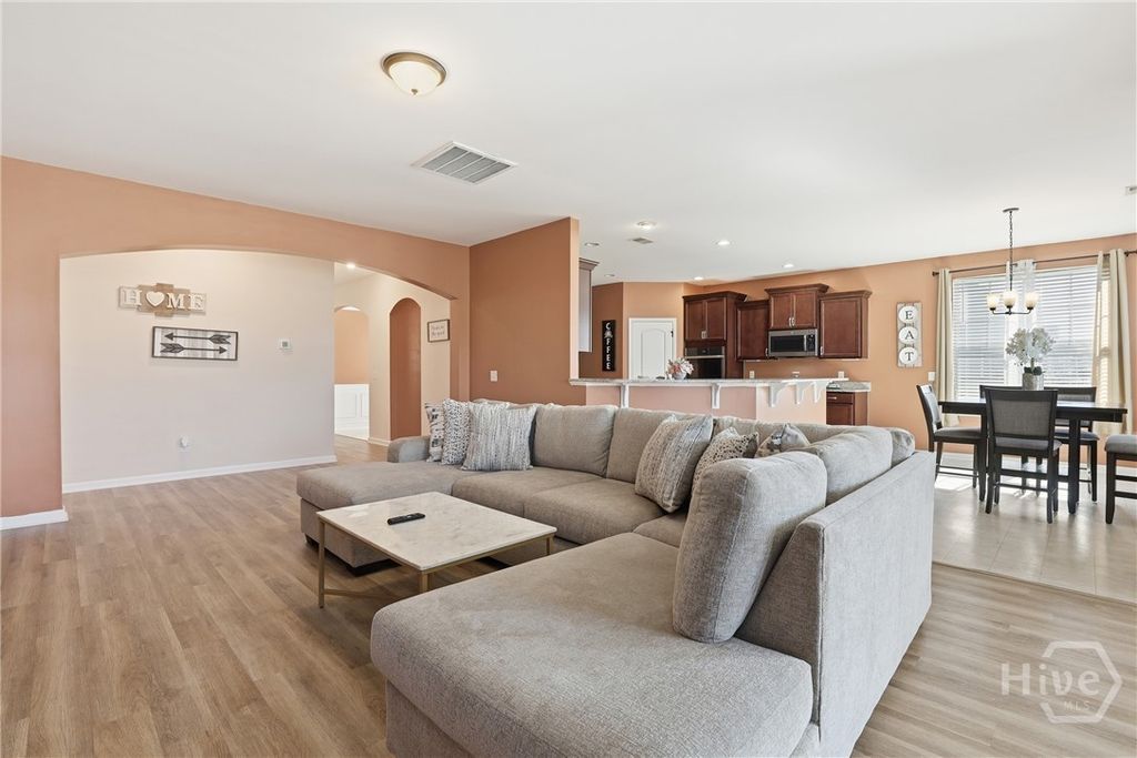 Image 18 of property listing at 88 Winslow Circle, Savannah, GA 31407