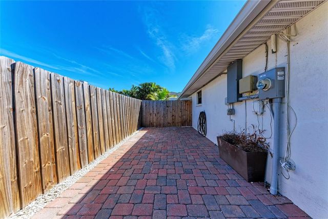 730 FOX STREET, Longboat Key, FL 34228