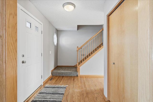 6933 Prairie Court S, Cottage Grove, MN 55016