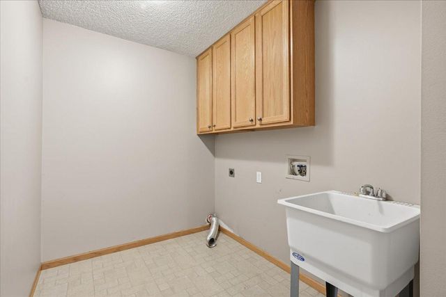 6933 Prairie Court S, Cottage Grove, MN 55016